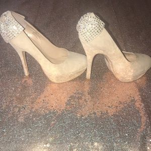 🐝 STEVE MADDEN BOW PUMPS SZ 7.5